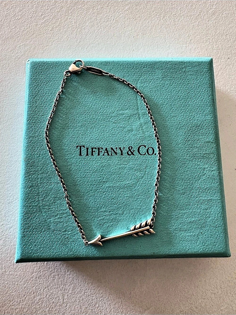 Tiffany & Co. Arrow Pendant Necklace in Silver Like New